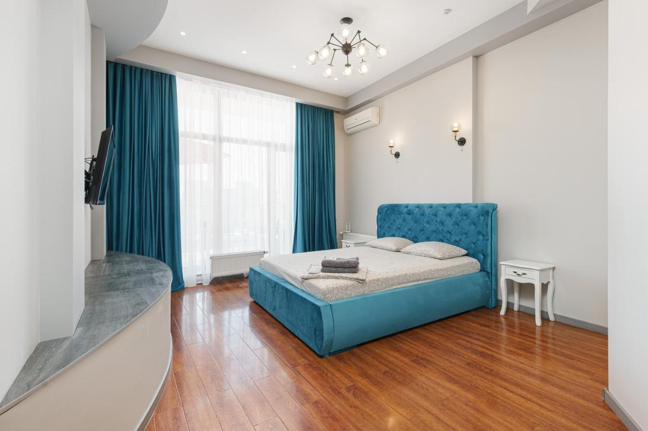 Arcadia Palace 2-Bedrooms Apartment With Terrace Odesa Exterior photo