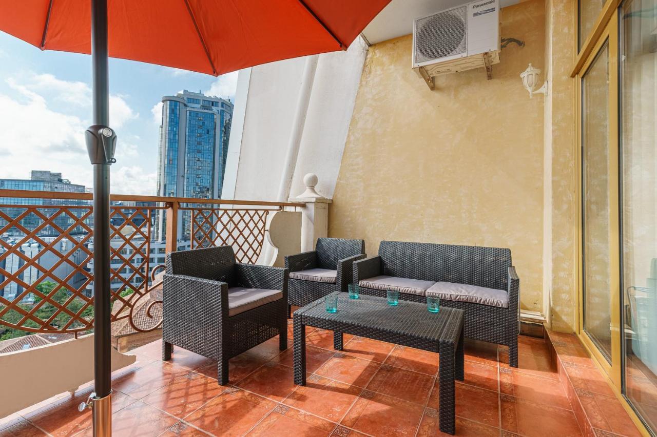 Arcadia Palace 2-Bedrooms Apartment With Terrace Odesa Exterior photo