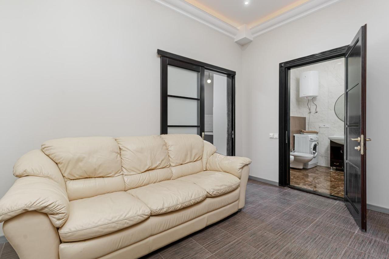 Arcadia Palace 2-Bedrooms Apartment With Terrace Odesa Exterior photo