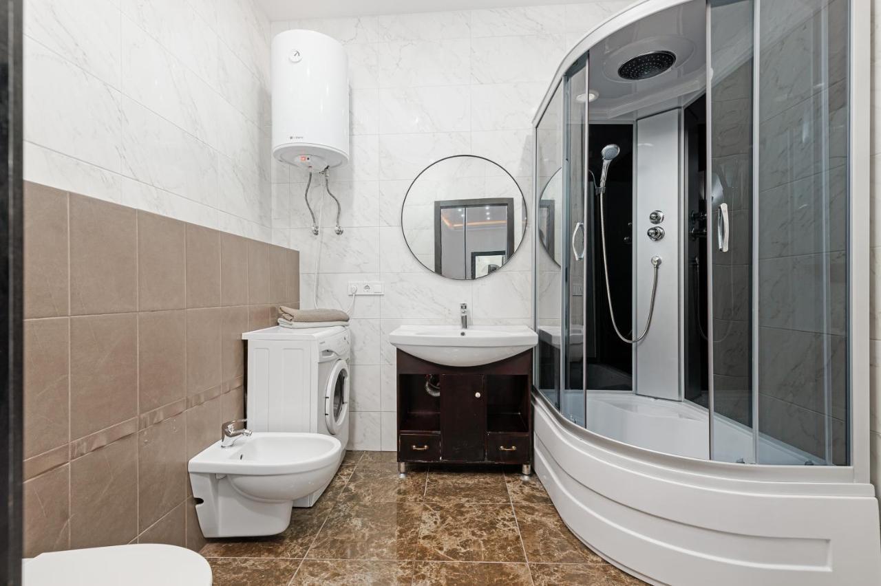 Arcadia Palace 2-Bedrooms Apartment With Terrace Odesa Exterior photo
